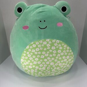 Squisnallow Green Frog Plush Toy size 16” pre owned Exellent condition
